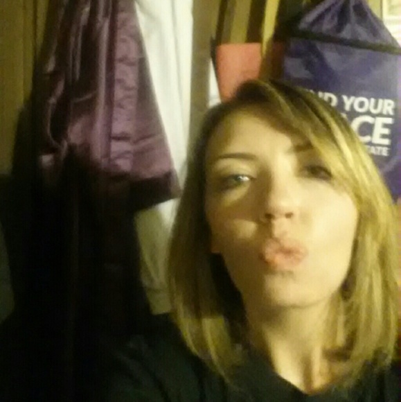 Profile Picture of Catherine Posey (@cchild10) on Poshmark