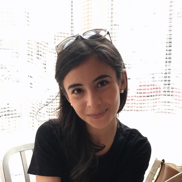 Profile Picture of Carmen Collyns (@cpic88) on Poshmark