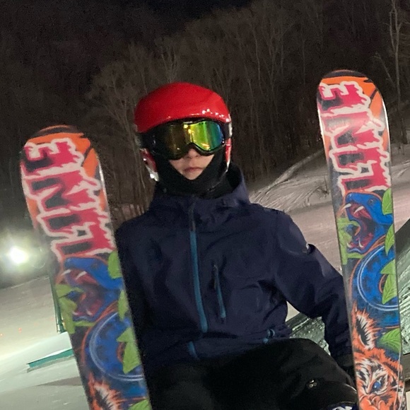Profile Picture of Philip Mogford (@philipmogford) on Poshmark