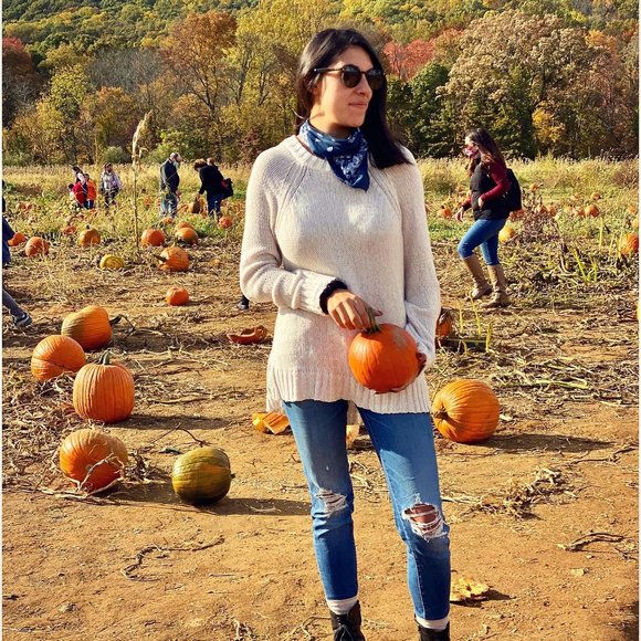 Profile Picture of Marissa Montanaro (@marissa_mont) on Poshmark