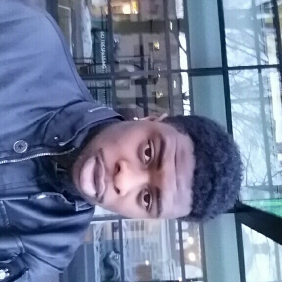 Profile Picture of Oladutun Olawoye (@oladutun) on Poshmark