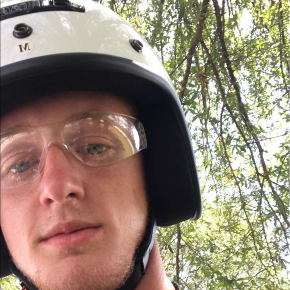 Profile Picture of Erik Saltos (@zeuswayne) on Poshmark