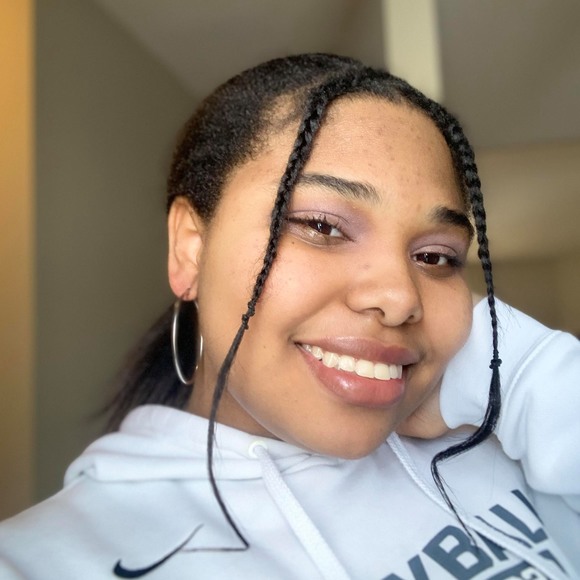 Profile Picture of Haley Mckee (@myhaleybaby) on Poshmark