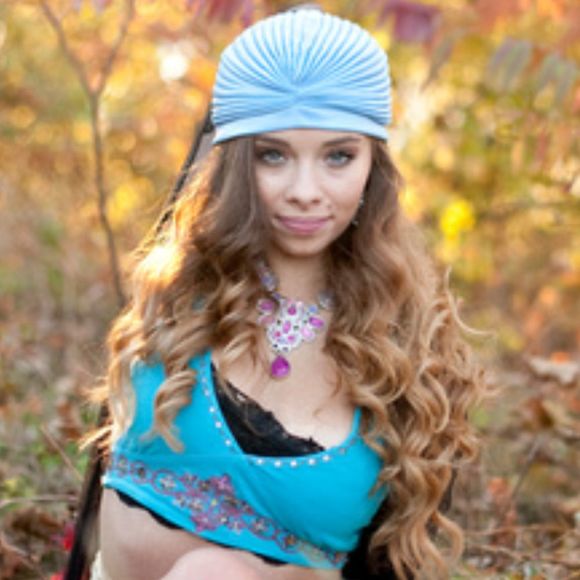 Profile Picture of Julia Jannetto (@jjannetto) on Poshmark