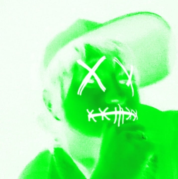 Profile Picture of Sarah Spartacus (@sarah_apple89) on Poshmark