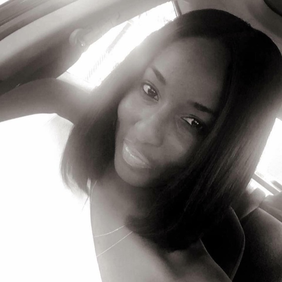 Profile Picture of Gabbrielle Steele (@gdodoms) on Poshmark