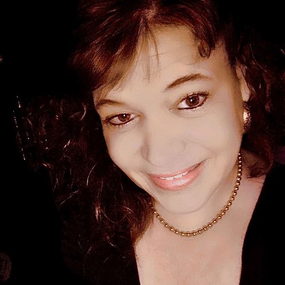 Profile Picture of Debbie Mcmahon (@debbiemcmahon) on Poshmark