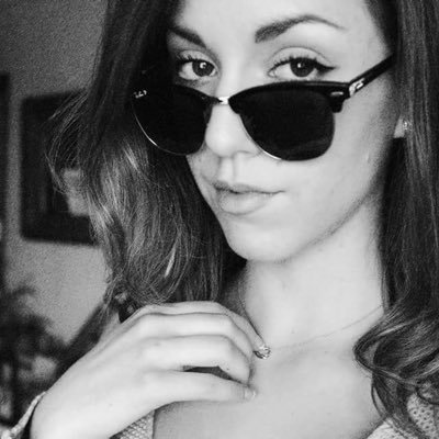 Profile Picture of Chloe Rowles (@ChloeRowles2) on Twitter