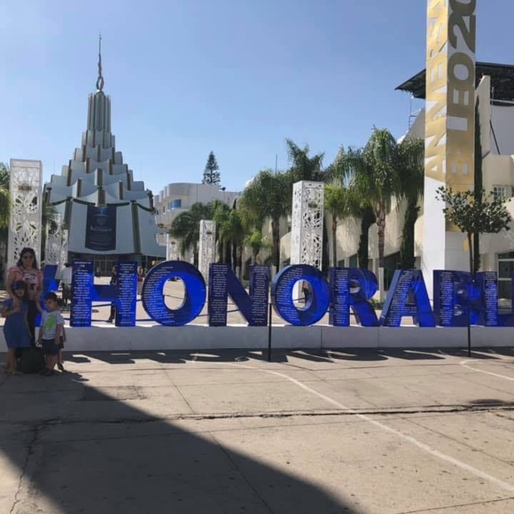 Profile Picture of Genesis Moreno (@morenogeni) on Poshmark