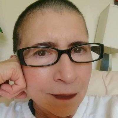 Profile Picture of Lisa Alvarado (@poetisa828) on Twitter