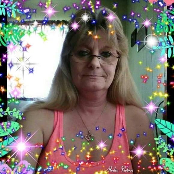 Profile Picture of Janet Gray (@jgray17) on Poshmark