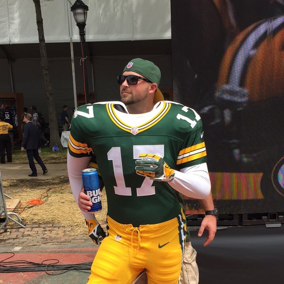 Profile Picture of Bryan Pfirman (@beefurm15) on Poshmark