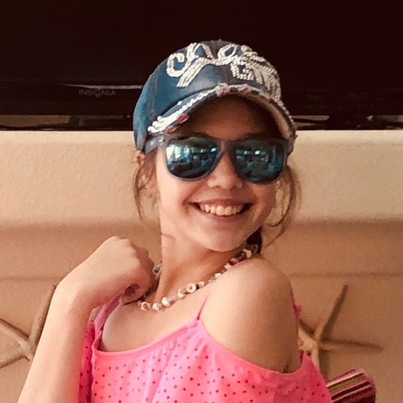 Profile Picture of Ally Schrandt (@ally_schrandt) on Poshmark