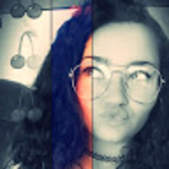 Profile Picture of Kayla Rucker (@kjr1912003) on Poshmark