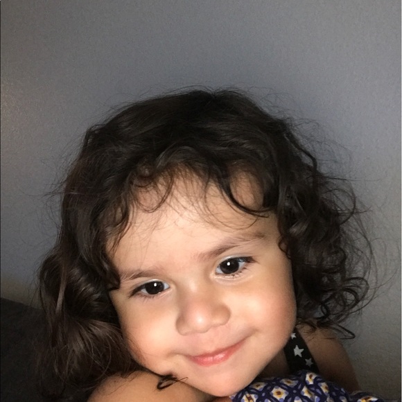 Profile Picture of Gloria Urango (@deltoroflavio) on Poshmark