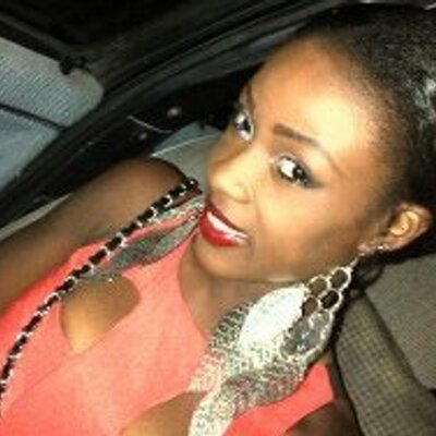 Profile Picture of Vivian Ivy (@vivian_ivy) on Twitter