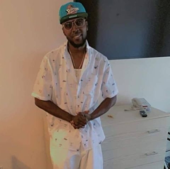 Profile Picture of Srallod Esnes (@srallodesnes) on Poshmark