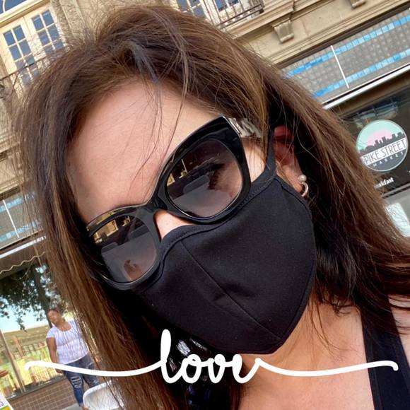 Profile Picture of Floriza Fuson-chandler (@rjtl) on Poshmark