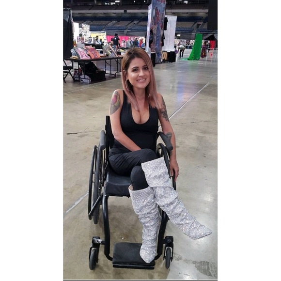 Profile Picture of Crissy Cantu (@crissy_143) on Poshmark