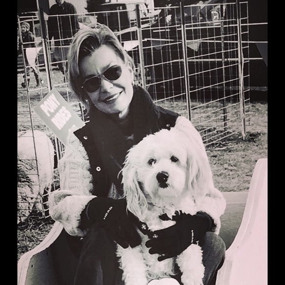 Profile Picture of Lisa Spooner (@turrentinel) on Poshmark