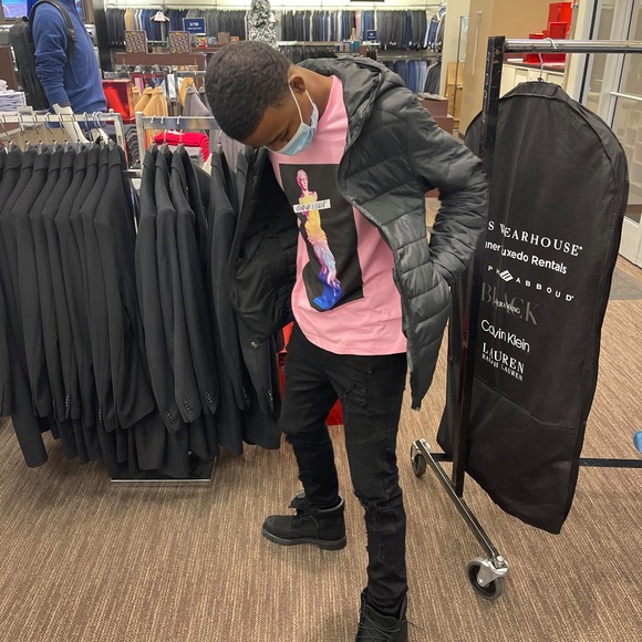 Profile Picture of Isaiah Kelly (@isaiahkelly40) on Poshmark