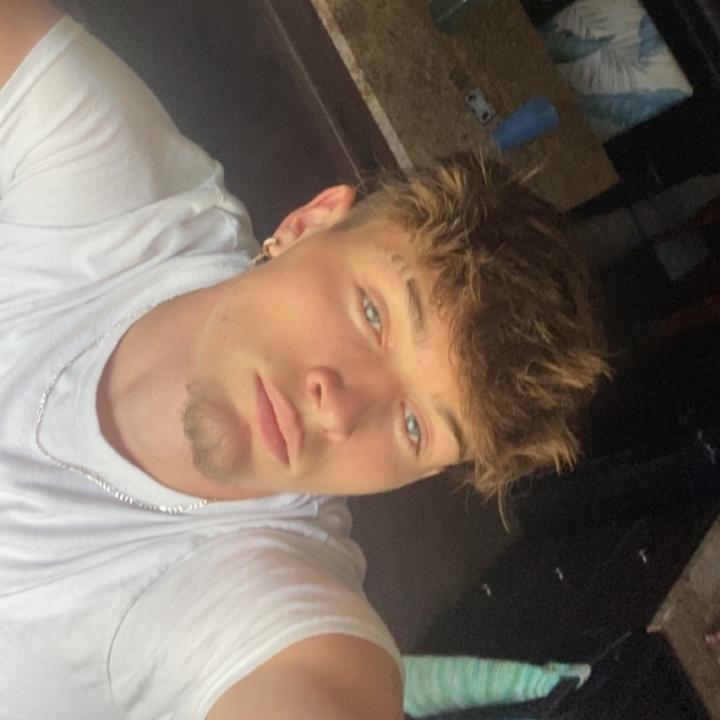 Profile Picture of adam owens (@@adamowensofficial) on Tiktok