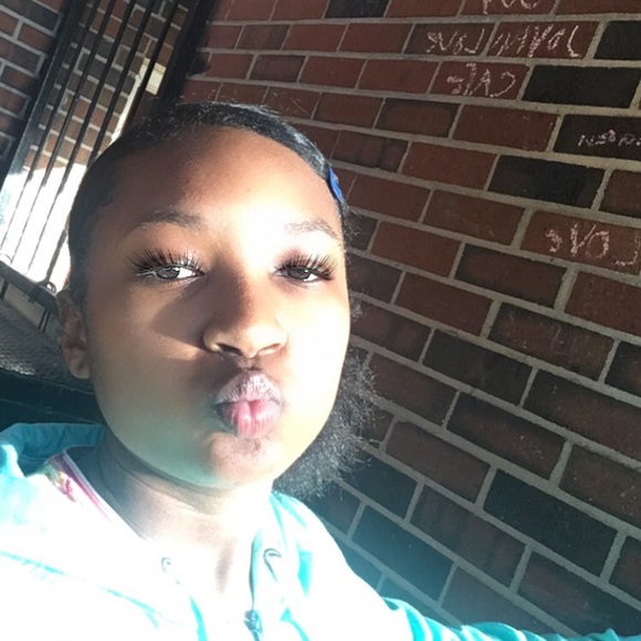Profile Picture of Alexus Aultman (@alexus_aultman) on Poshmark