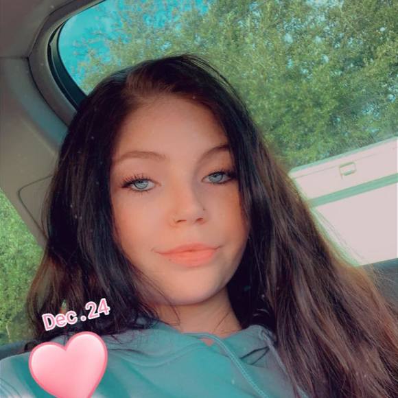 Madison Garrod - Poshmark Profile Picture of Madison Garrod (@madisongarrod) on Poshmark