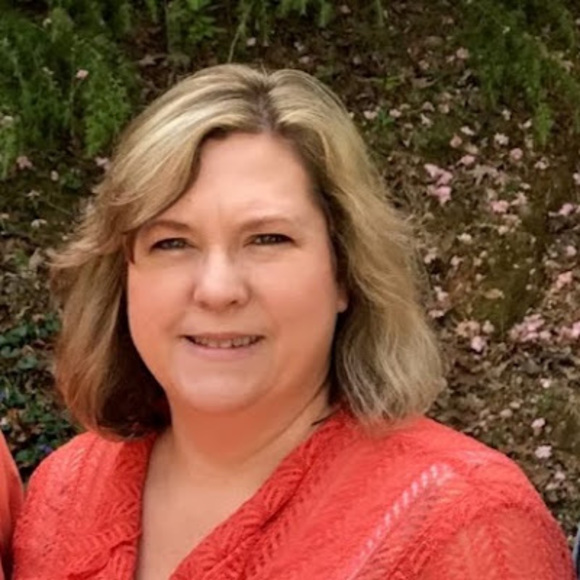 Profile Picture of Amanda Neighbors (@abneighbors) on Poshmark