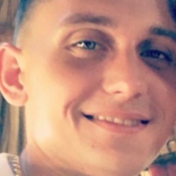 Profile Picture of Robert Wakefield (@robertwakefield) on Poshmark