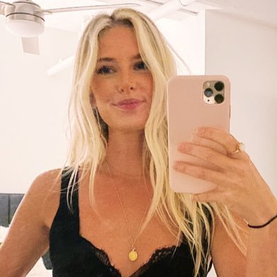 Profile Picture of Alexa Wolfe (@Alexajowolfe) on Twitter