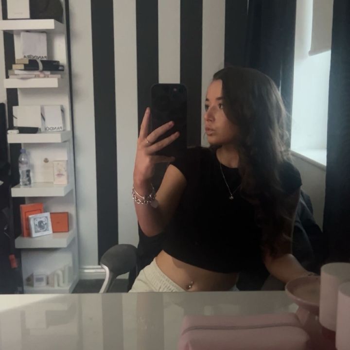 Profile Picture of april (@aprilkrukx) on Tiktok