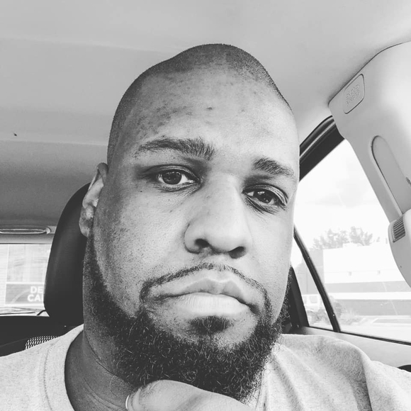 Profile Picture of Nigel Hatchett (@hatchmoney) on Poshmark