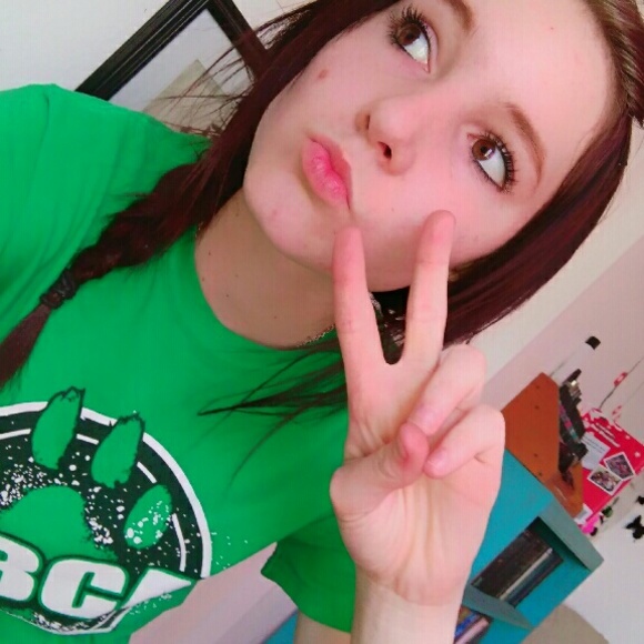 Profile Picture of Katelyn Necaise (@katelynnecaise) on Poshmark