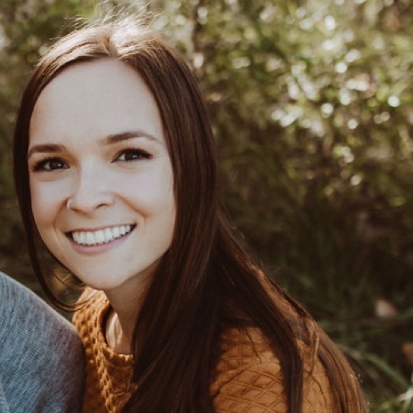 Profile Picture of Amanda Isaman (@manderisaman) on Poshmark