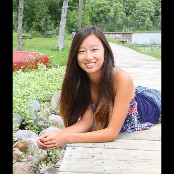 Profile Picture of Rose Van elderen (@roselee13) on Poshmark