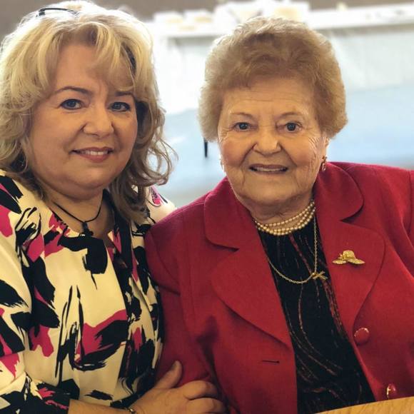 Profile Picture of Demetra Linou (@dkotitsa1) on Poshmark