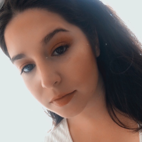 Profile Picture of Nicole Stallone (@nmstallone) on Poshmark