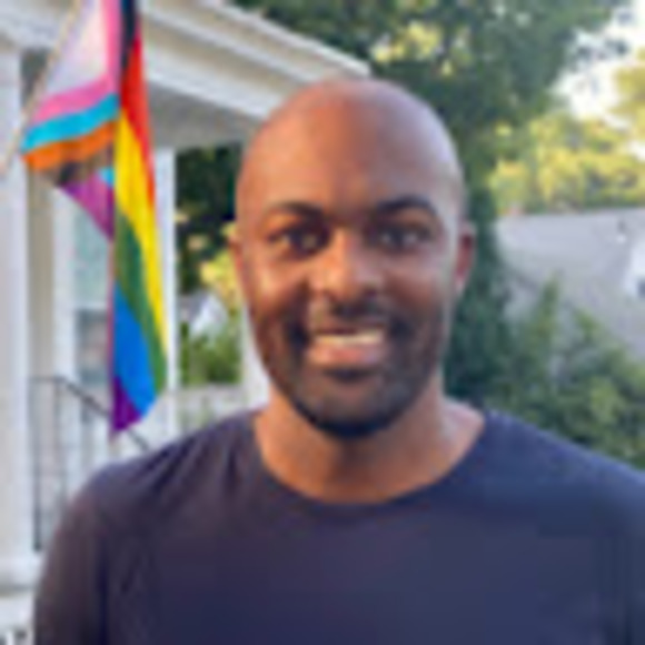 Profile Picture of André Stuart (@stuart_andrek) on Poshmark