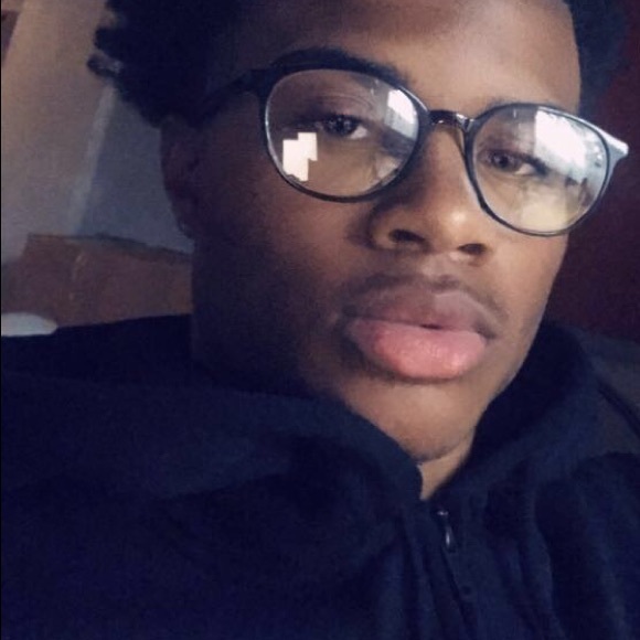 Profile Picture of Christopher Benson (@chrisbenson1) on Poshmark