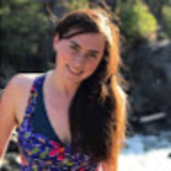 Profile Picture of Raichle Dunkeld (@raichledunkeld) on Poshmark