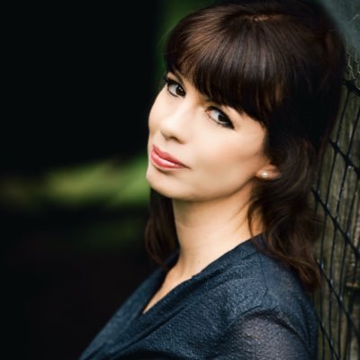 Profile Picture of Elizabeth Rizzini (@lizzieweather) on Twitter