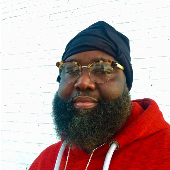 Robert Moye - Poshmark Profile Picture of Robert Moye (@moyecordell) on Poshmark