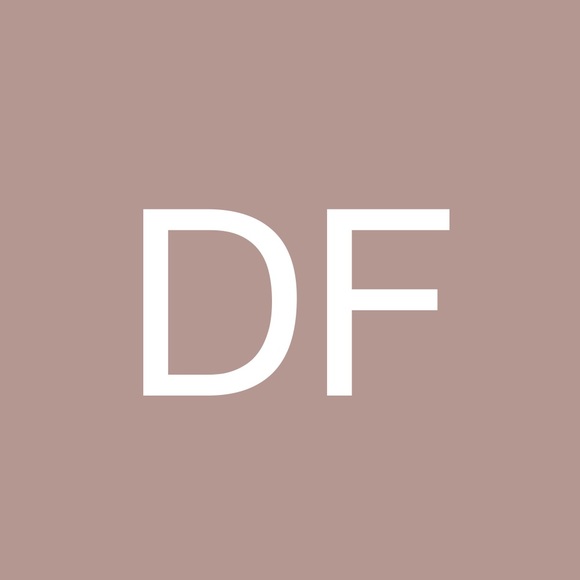 Profile Picture of Dawn Frenzel (@iloveallshoes) on Poshmark