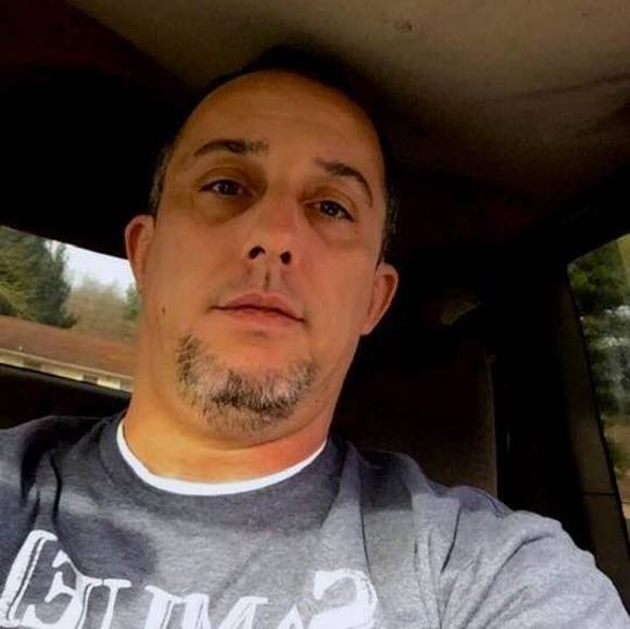 Profile Picture of Steven Levay (@slevay) on Poshmark
