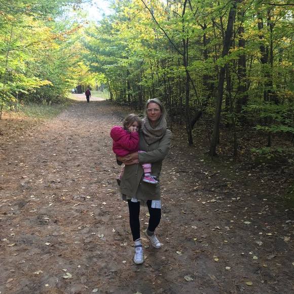 Profile Picture of Robin Viveiros (@robinviveiros) on Poshmark