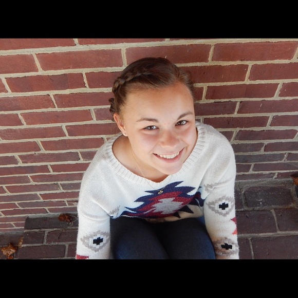 Profile Picture of Makayla Rembold (@makayla_rembold) on Poshmark