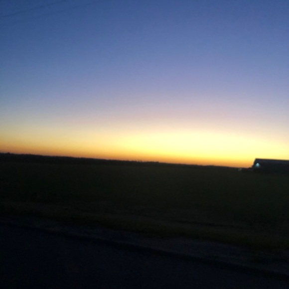 Profile Picture of Lydia Binelli (@lydiafashion576) on Poshmark