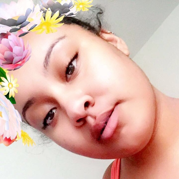 Profile Picture of Adeanna Corbin (@adeanna45) on Poshmark