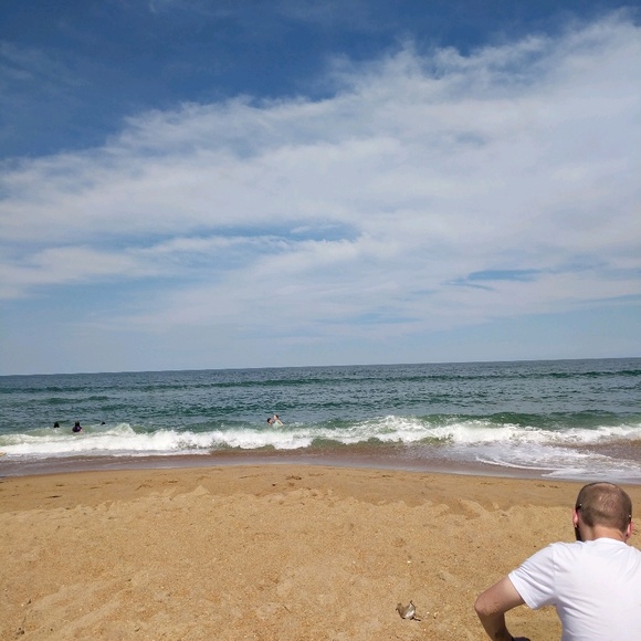 Profile Picture of Anna Kowalski (@hellogood) on Poshmark